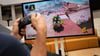 Gleich rutscht Bowser auf der Bananenschale aus. „Mario Kart World“ bringt das bekannte und beliebte Rennspiel auf die neue Switch 2.