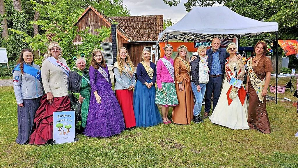 Auch einige „Hoheiten“ besuchten das Ostrock-Festival im Zabakucker Tierpark.