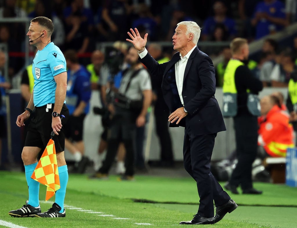 Trainer Didier Deschamps und seine Franzosen treffen am Sonntag auf Deutschland.
