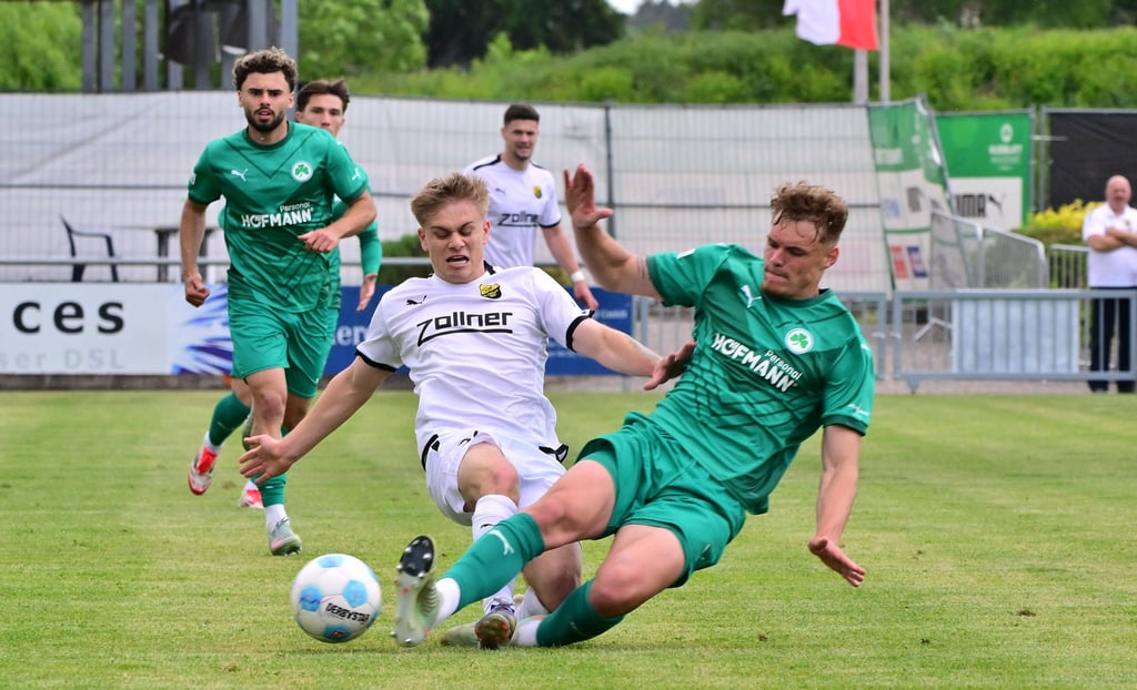 Vin Kastull (r.) verteidigte zuletzt für die Reserve von Greuther Fürth.
