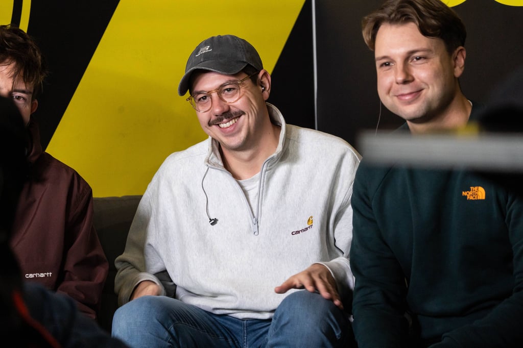 Autor und Podcaster Gregor Ryl hat eine Leidenschaft für besondere Trikots. In Portugal findet er im Urlaub ein altes Trikot des Vereins 1. FC Weißenfels.