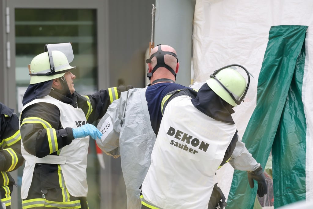 Ein Lösungsmittel auf Acetonbasis hat vermutlich die Hautreizungen bei Mitarbeitern eines DHL-Verteilzentrums in Langenzenn verursacht.