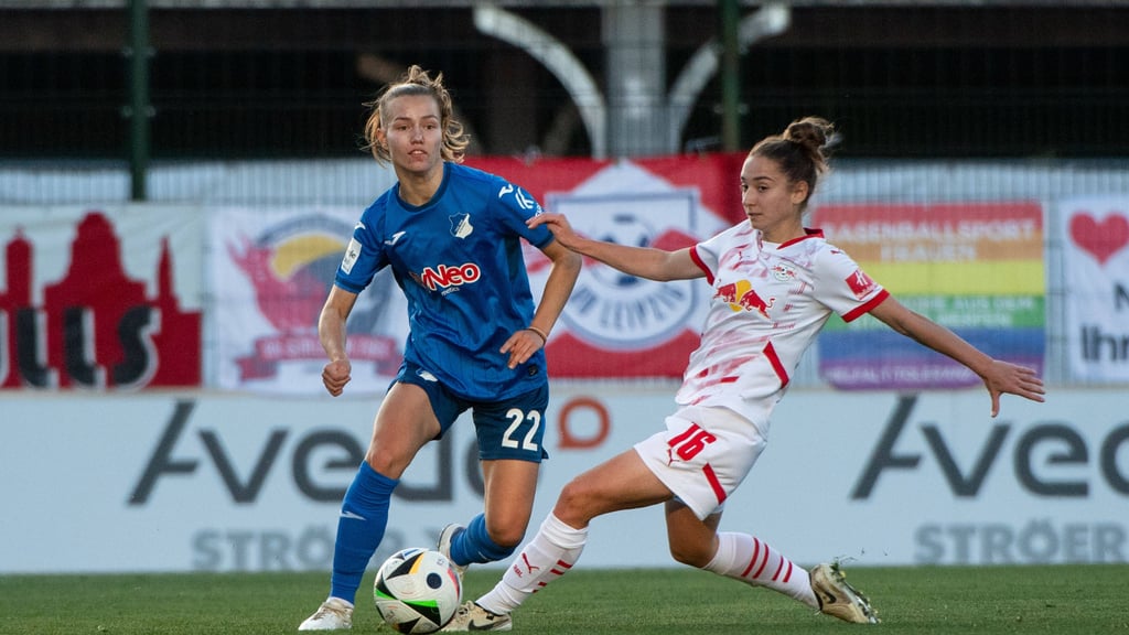 Michela Croatto (r.) im Spiel gegen die TSG Hoffenheim.