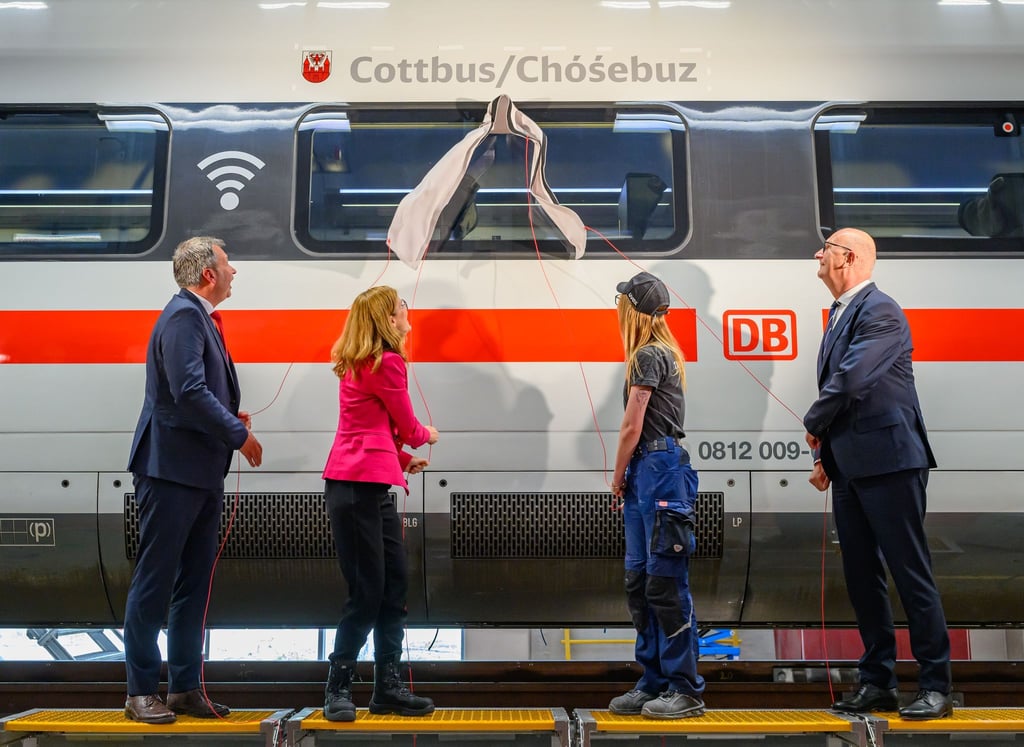 Feierliche Taufe: Ein ICE 4 trägt jetzt den Namen der Stadt Cottbus.