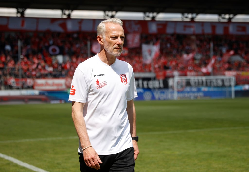 Bleibt Trainer Mark Zimmermann auch in der kommenden Saison Trainer des Halleschen FC?