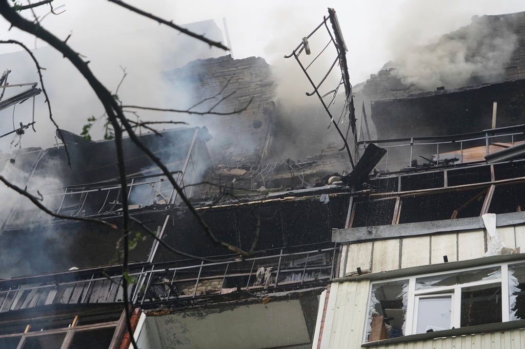 Die ostukrainische Stadt Charkiw war bereits am frühen Morgen Ziel schwerer russischer Angriffe.