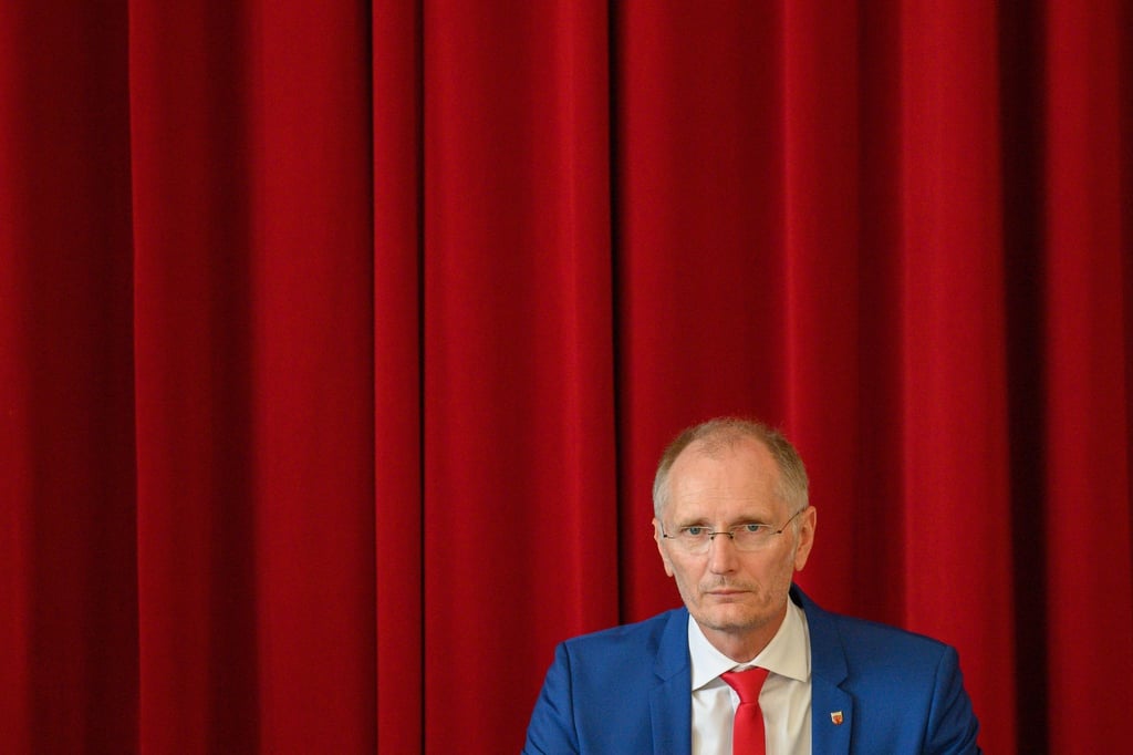 Zum Beispiel die Stadt Zerbst um Bürgermeister Andreas Dittmann (SPD) hat einen Aufholprozess bei den Jahresabschlüssen hinter sich. (Archivbild)