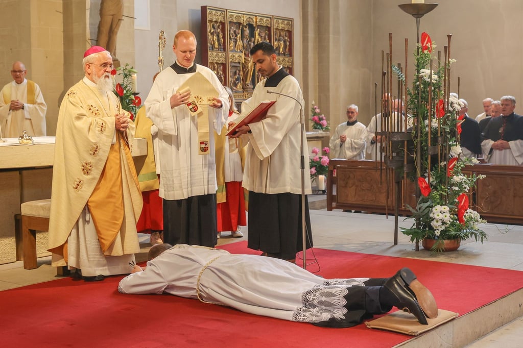 Im Bistum Magdeburg ist am Samstag erstmals seit fünf Jahren wieder ein Priester geweiht worden.