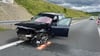 Rettungskräfte brachten den Fahrer in eine Klinik.