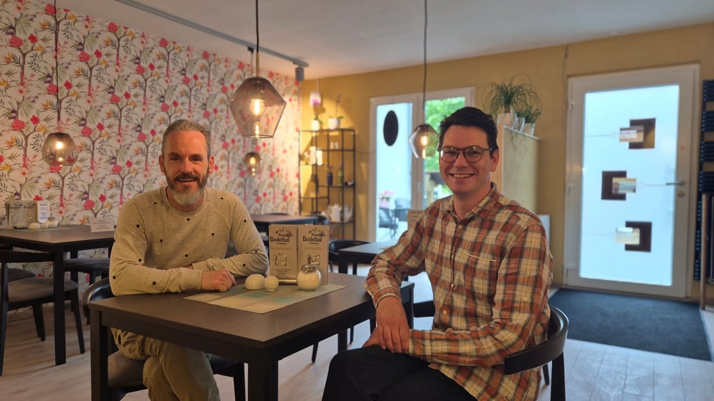 Lesley (l.) und Philip Brand-van Lopik sind Anfang Januar in den Harz gezogen, haben das Hotel "Bodethal" soweit ausgebaut, dass es eröffnet werden konnte, und haben auch in Zukunft noch viel vor.
