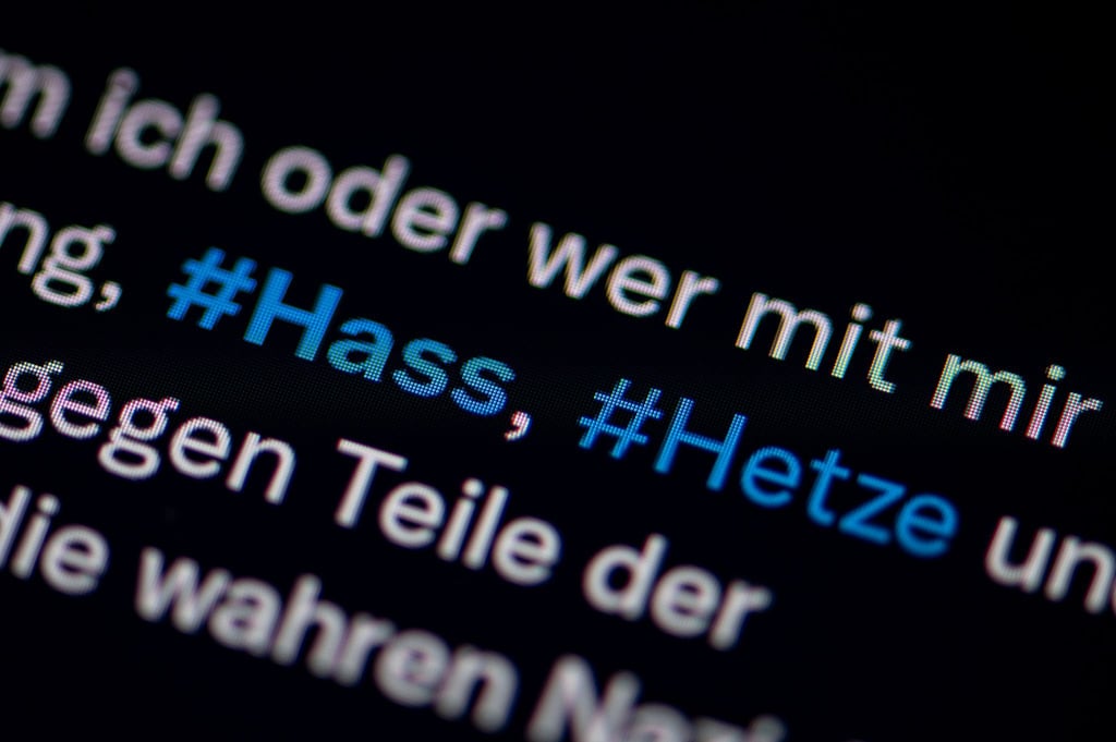 Die Beratungsstelle Elly berät Betroffener von Hass und Hetze im Netz. (Symbol-Archivbild)