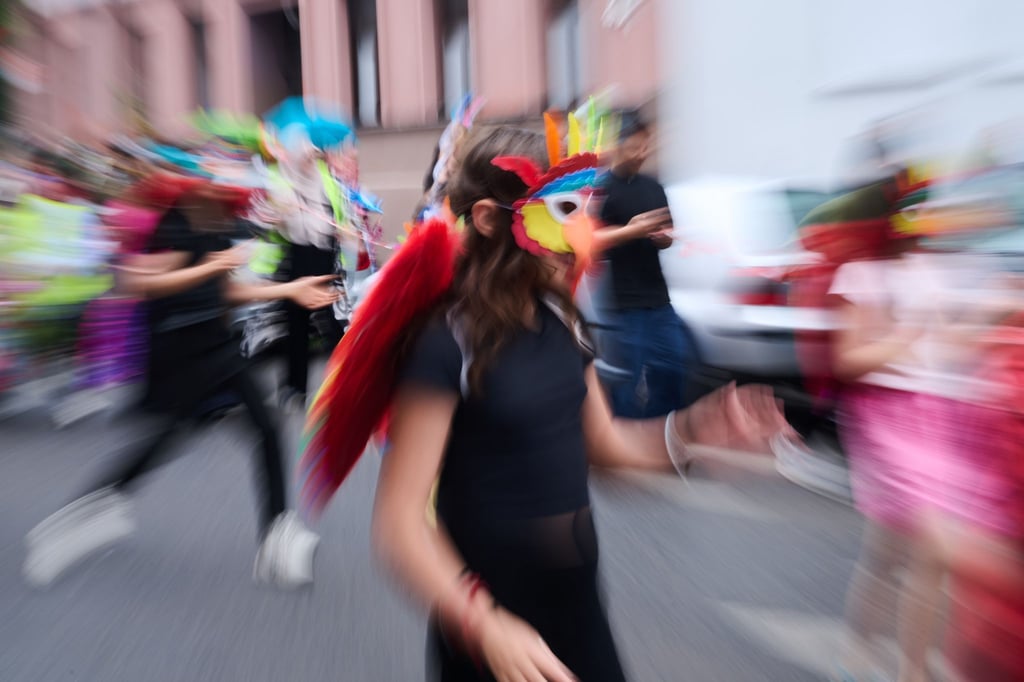 Verkleidete Kinder beim Kinderkarneval der Kulturen.