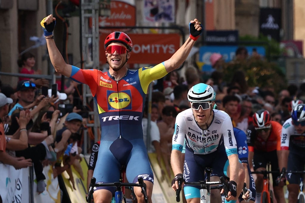 Jonathan Milan gewann die zweite Dauphiné-Etappe im Sprint.