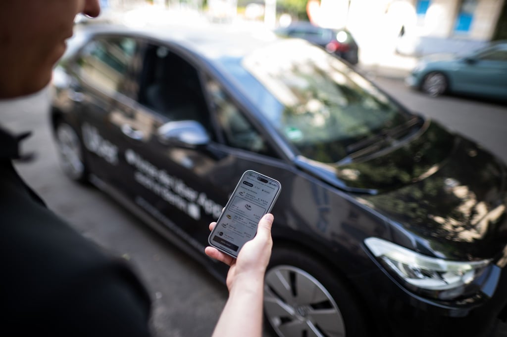Fahrten mit Mietwagen sind via App über einen Fahrdienstvermittler zu erhalten. (Archivbild)