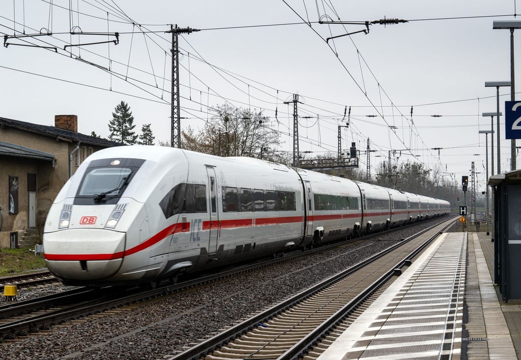 Sämtliche 137 Züge des ICE 4 sind inzwischen ausgeliefert. Der Zug bildet das Rückgrat der Fernverkehrsflotte der Bahn. (Archivbild)