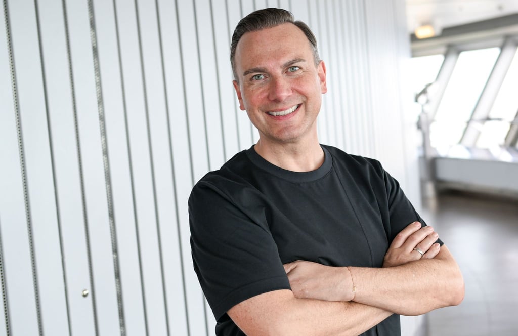 Tim Raue bietet in seinem neuen Restaurant heimische Küche an.