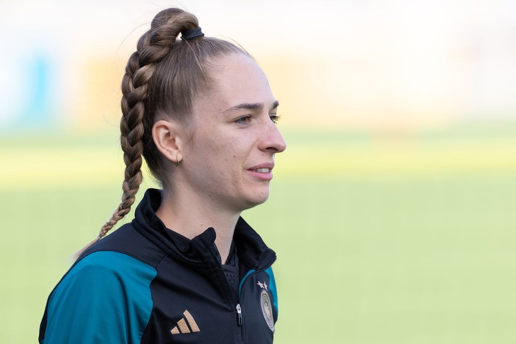 Frankfurts Sophia Kleinherne wechselt zum Bundesliga-Rivalen VfL Wolfsburg.