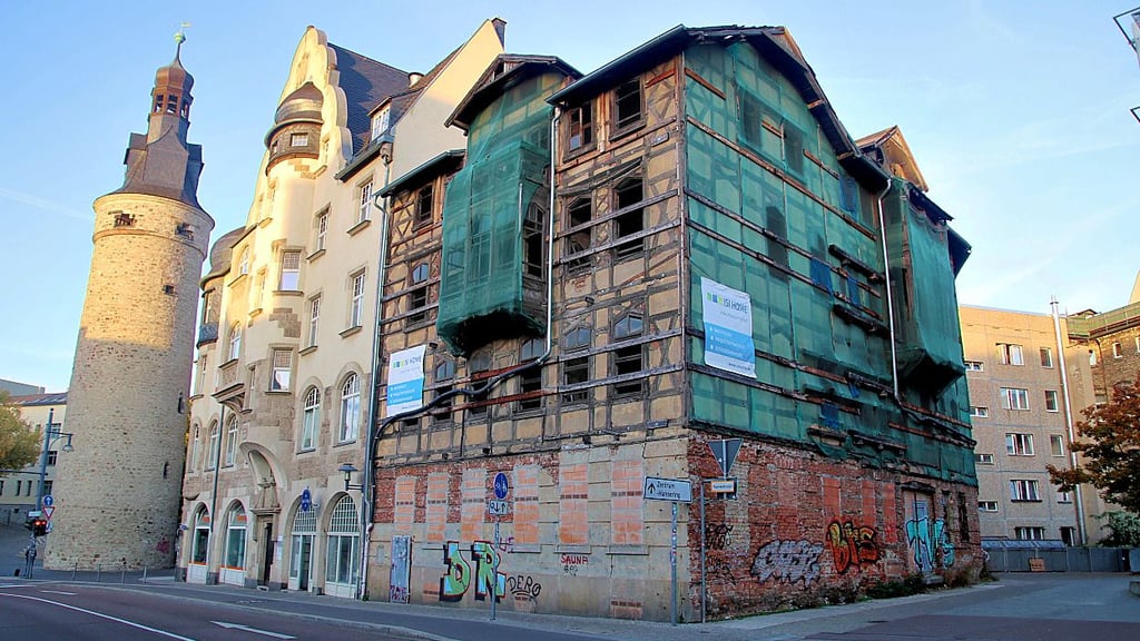 Das denkmalgeschützte Fachwerkhaus „Schweizerhaus“ am Leipziger Turm soll gesichert und saniert werden.