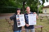 Anica Hess hat sich ganz stark für das Heimatfest in Rathmannsdorf engagiert, unter anderem das neue Plakat entworfen, das sie und ihr Marcel Poser hier auf dem frisch gemähten Festplatz vor der Bühne präsentieren. Worauf sie sich am meisten freuen? „Auf die Party!“