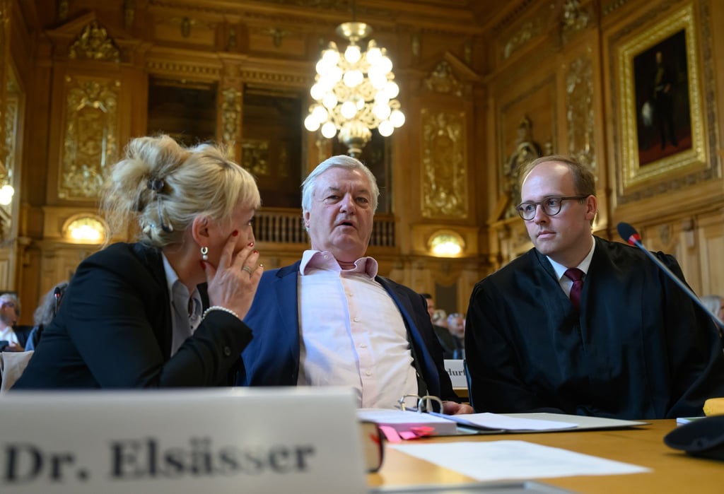 Jürgen Elsässer kam in Begleitung seiner Frau.