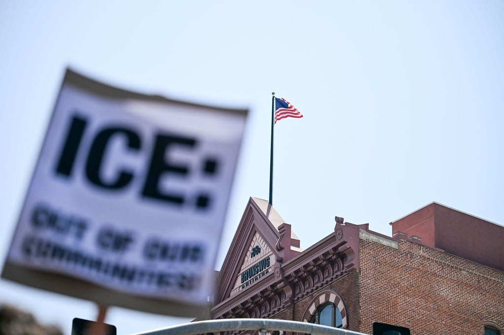 Während die US-Regierung weitere Soldaten mobilisiert, wird in Los Angeles weiter demonstriert.