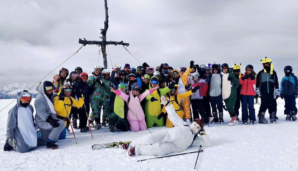 Nicht nur die 11. Klassen des Carolinums können an einem Ski-Kompaktkurs teilnehmen. Es gab bereits auch einen Kurs für Achtklässler.