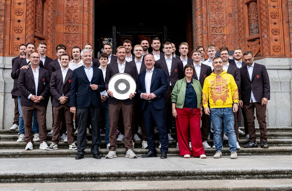 Die Handball-Meister der Füchse Berlin wurden von Berlins Regierendem Bürgermeister empfangen.
