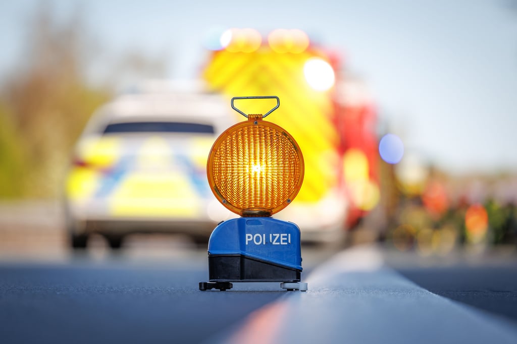 Auf der A2 bei Burg ist es zu einem schweren Unfall gekommen.