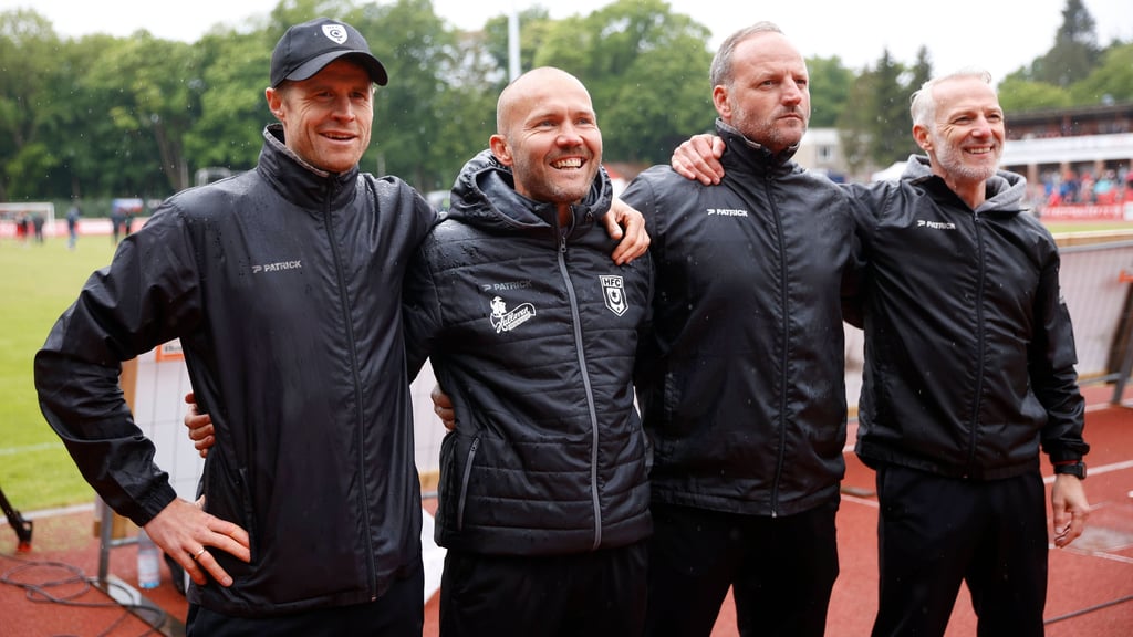Das Trainerteam des Halleschen FC in der Saison 2024/25: Co-Trainer André Hainault, Co-Trainer Benedikt Seipel, Torwartcoach Norman Becker und Chefcoach Mark Zimmermann (v.l.n.r.)..