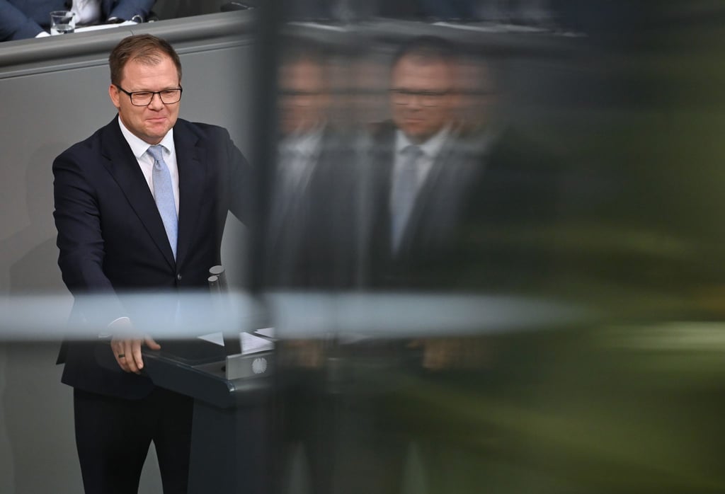 Umweltminister Carsten Schneider spricht sich für einen besseren Schutz der Weltmeere aus. (Archivbild)