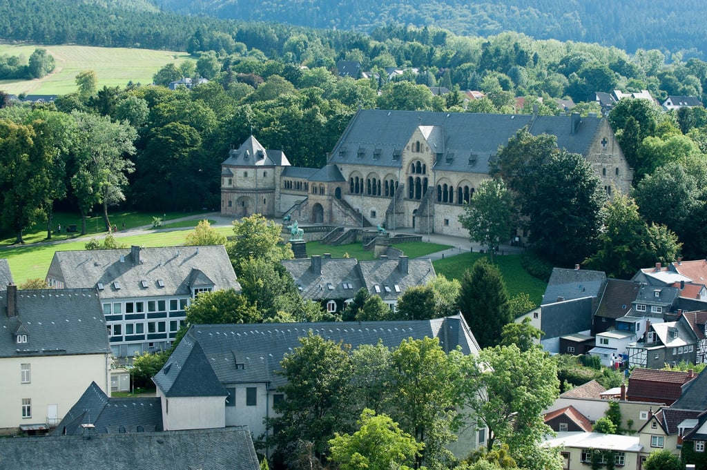 Die Kaiserpfalz-Gelände in Goslar gehört zum Unesco-Weltkulturerbe. (Archivbild)