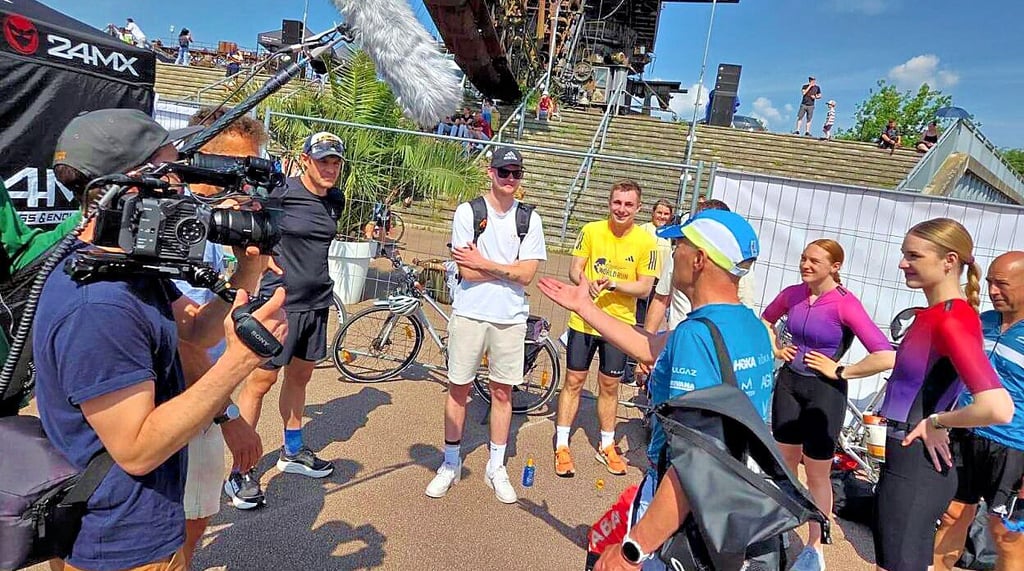 Steffen Fleischer hat sich von seinen Kindern die Teilnahme an einem gemeinsamen Triathlon gewünscht. Dem stellten sie sich in Ferropolis.