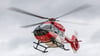 Mit einem Rettungshubschrauber wird das Mädchen in eine Kinderklinik gebracht. (Symbolbild)