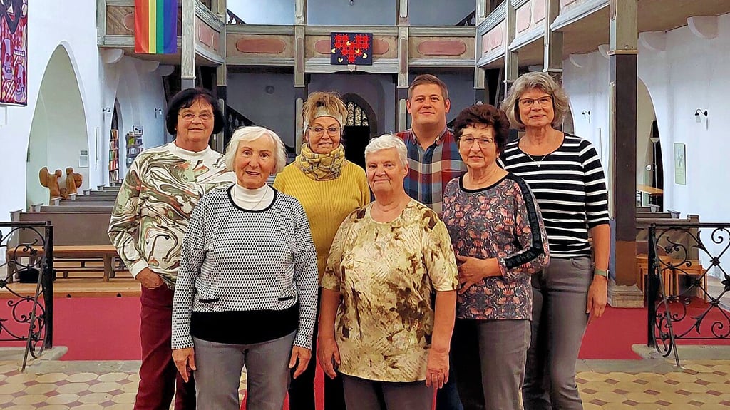 Die rührigen Vereinsmitglieder (v. l.) Irmgard Jänicke, Ingrid Haelbig, Gabriele Heinisch, Angelika Jäger, Robert Müller, Christa Kleine und Carola Bombach. Zu dem Kreis gehört zudem Silke Eisenschmidt (leider nicht im Bild).