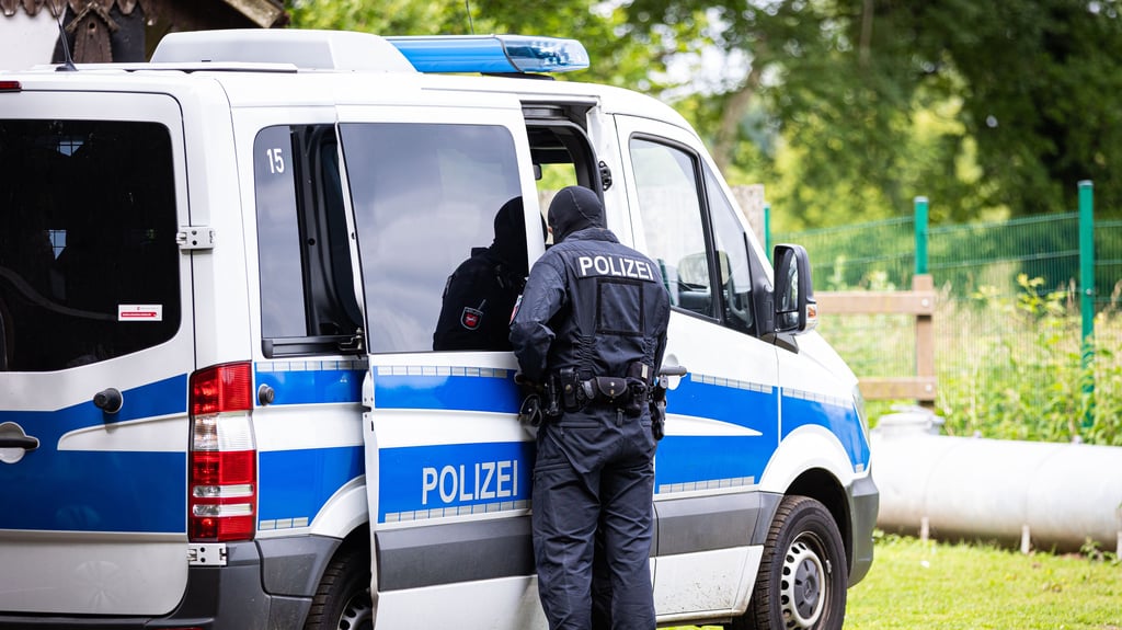 Auch in Wittenberg ist nach dem Verbot des „Königreichs Deutschland“ ein Objekt durchsucht worden. Ob es Festnahmen gab und was Ermittler sichergestellt haben.