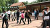 Tampetee beim Heimburger Schützenfest auf der "Horst". Mit diesem traditonellen Tanz wird am 14. Juni 2025 das Samstagabendprogramm eingeläutet.