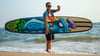 In Sri Lanka hat sich Felix Reder einen Mentor gesucht, der ihm gezeigt hat, wie er Boards  bauen oder „shapen“ kann. Fotos: Felix Reder