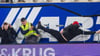 Die HFC-Chaoten gingen mit Schlägen und Tritten auf Ordner los.