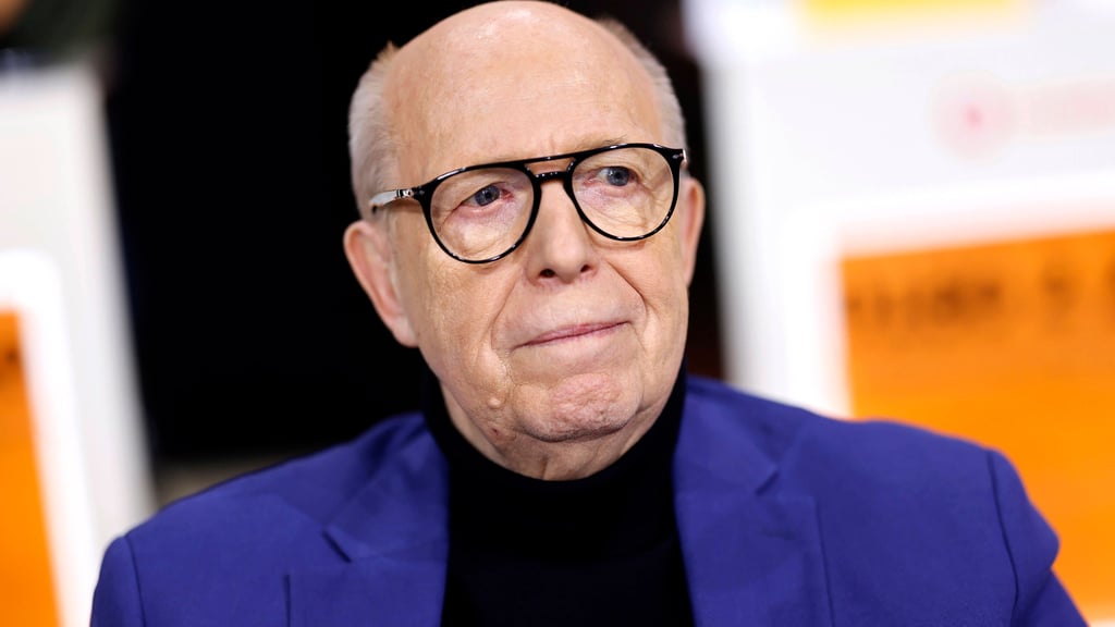 Calmund erinnert sich an seine Zeit bei Bayer Leverkusen.