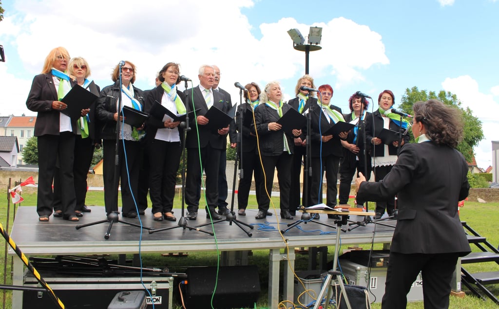 Der Chor des Heimatvereins Ottersleben "Salutra" tritt auch in diesem Jahr wieder bei dem Fest in Magdeburg-Ottersleben auf.