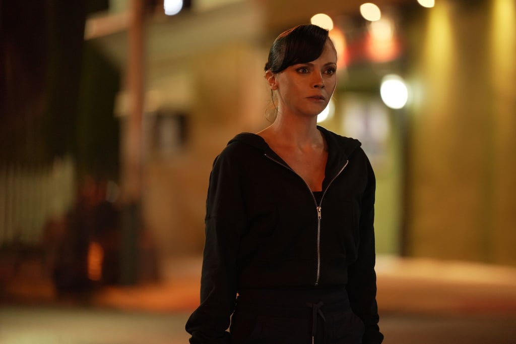 Christina Ricci als Alice in einer Szene des Films „Guns Up“.