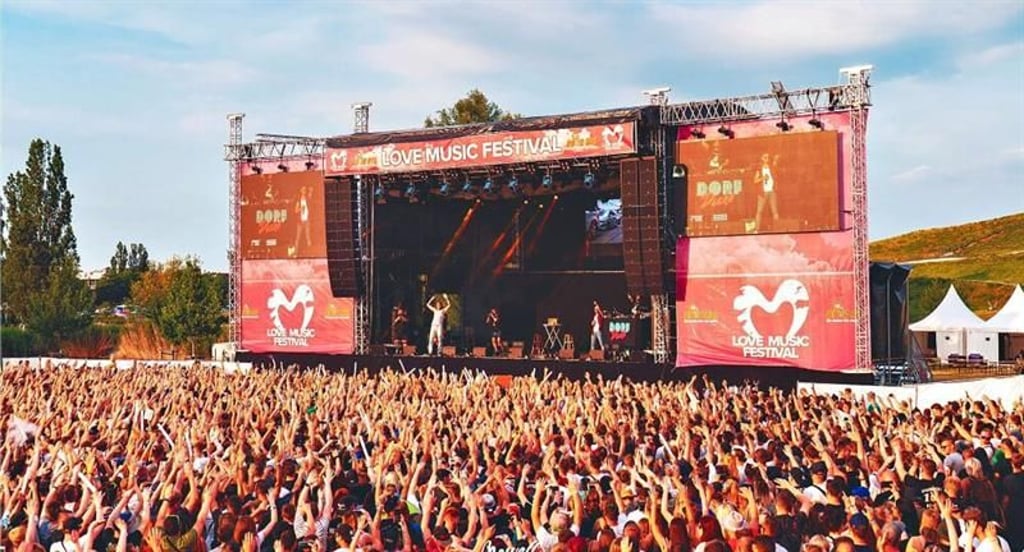 Das Love Music Festival findet seit 2014 im Elbauenpark in Magdeburg statt.