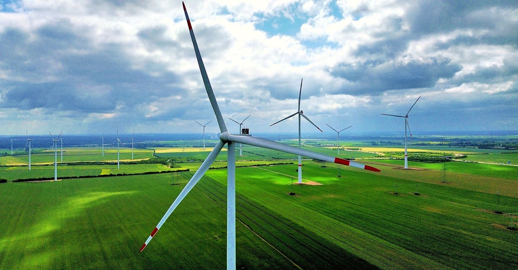 Bei Windrädern, wie hier nahe Bad Lauchstädt, wird der Betrag an die Kommunen im 2,5-Kilometer-Umkreis verteilt.