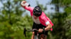 Sportarten wie Radfahren, Joggen oder Fußball sind an heißen Tagen eine besondere Belastung für den Körper - auch, weil man dabei oft der prallen Sonne ausgesetzt ist.