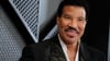 „Madonna sah aus wie Madonna. Prince wie Prince. Und Michael Jackson wie Michael Jackson. Sie waren keine Darsteller, sie waren das, was sie waren“, sagt Lionel Richie über die 80er Jahre.