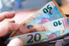 Ein 60-Jähriger hat sich einfach aus der Geldbörse eines Rentners bedient. Dafür stand er jetzt vor gericht.