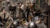 Gerard Butler (r, hinten) als Wikingerhäuptling Stoick in einer Szene des Films „Drachenzähmen leicht gemacht“.