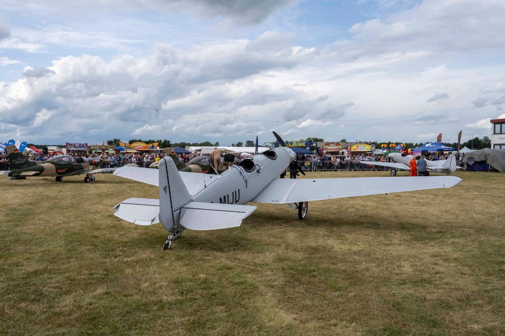 Das 19. Hugo Junkers Fest hat am Wochenende auf dem Dessauer Flugplatz stattgefunden - und 6.000 Besucher angelockt. Highlights waren Junkers-Nachbauten.