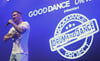 Leon Gossens (25) trat als Rapper "Lance406" beim Bernburger Stadt- und Rosenfest im Rahmen des "Drum & Dance"-Projektes auf.