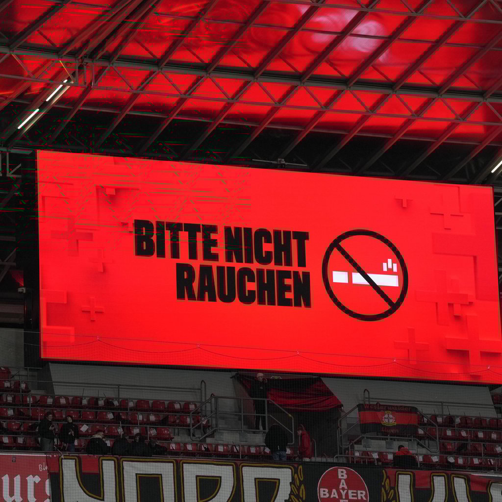 Es gibt in Fußball-Deutschland-Stimmen, die sich ein flächendeckendes Rauchverbot wünschen würden.